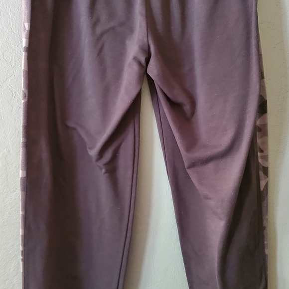 Green/Cammo Joggers - Picture 7 of 8